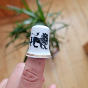 Vintage Lion Bone China Thimble